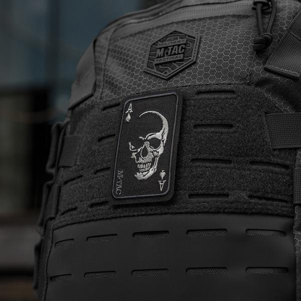 Alternative view of Patch Face of war